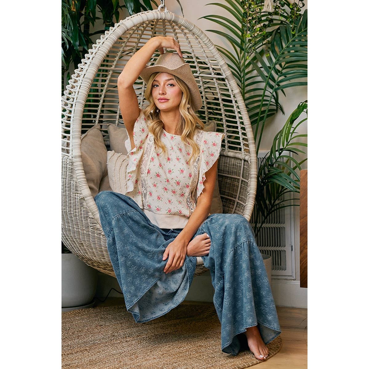 FLOWER PRINTED RUFFLE SLEEVE TRIM DETAIL TOP